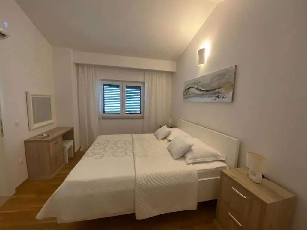 Mediterranean Villa With Pool, Beach, Panoramic View - By Traveler Tourist Agency Krk - Id 2509 Vinjerac Croatia